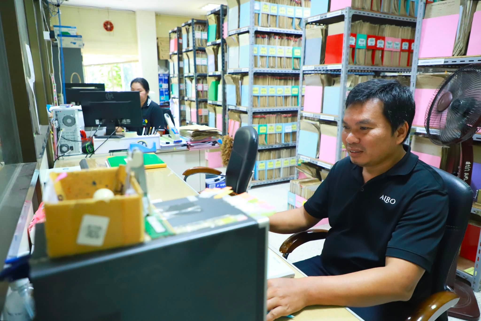 title - รองเลขาธิการ ส.ป.ก. ลงพื้นที่ตรวจเยี่ยม ส.ป.ก.มหาสารคาม พร้อมมอบโฉนดเพื่อการเกษตรให้แก่เกษตรกร